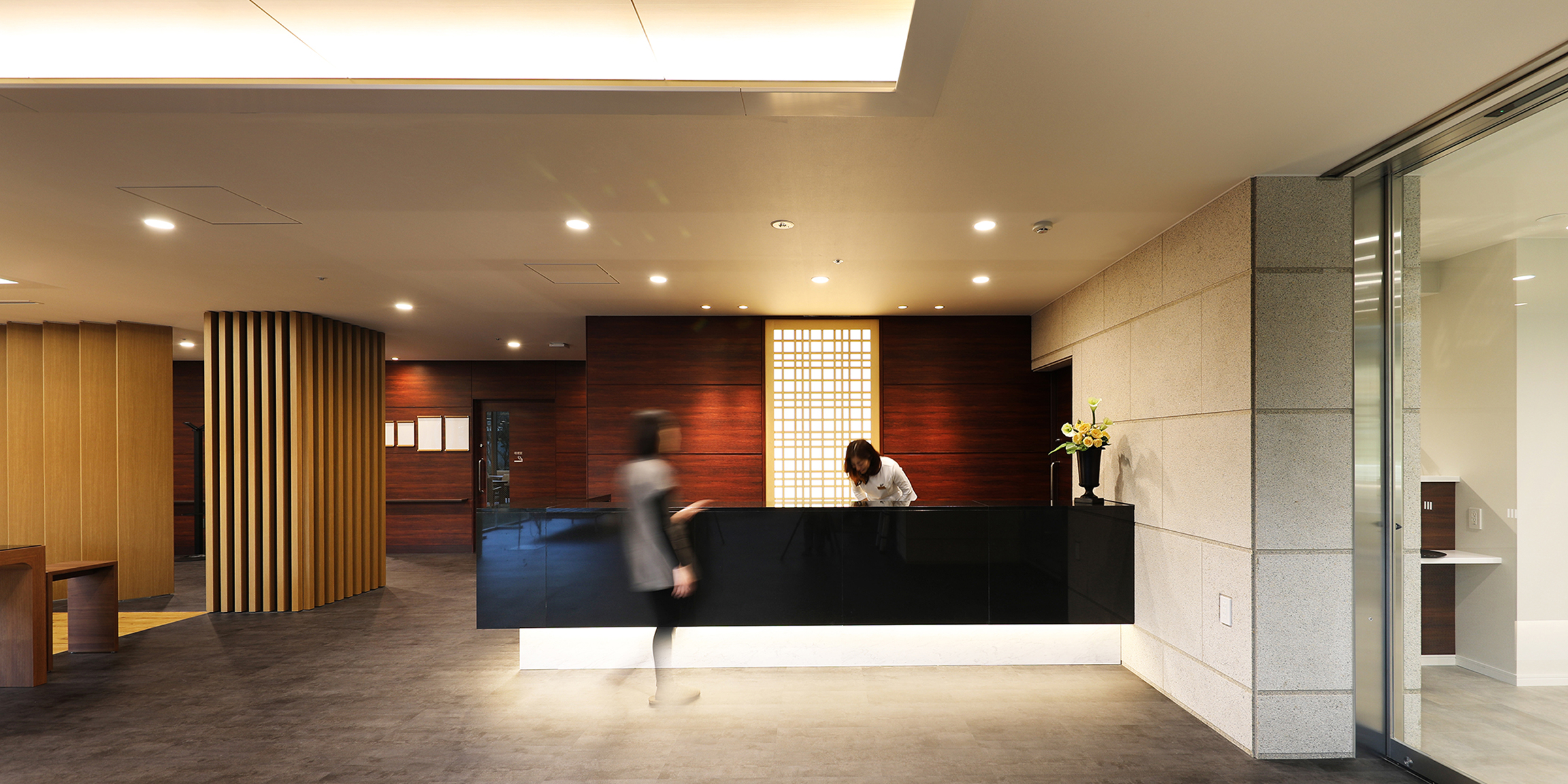 コンシェルジュデスク