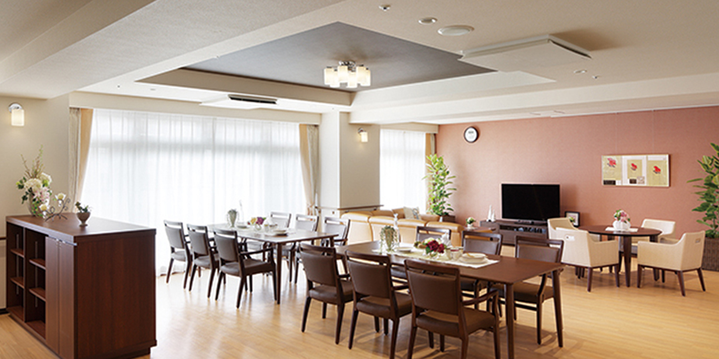 フロアダイニング