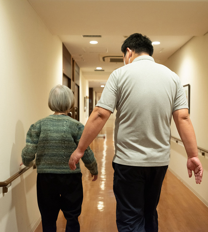 スタッフとご入居者の交流